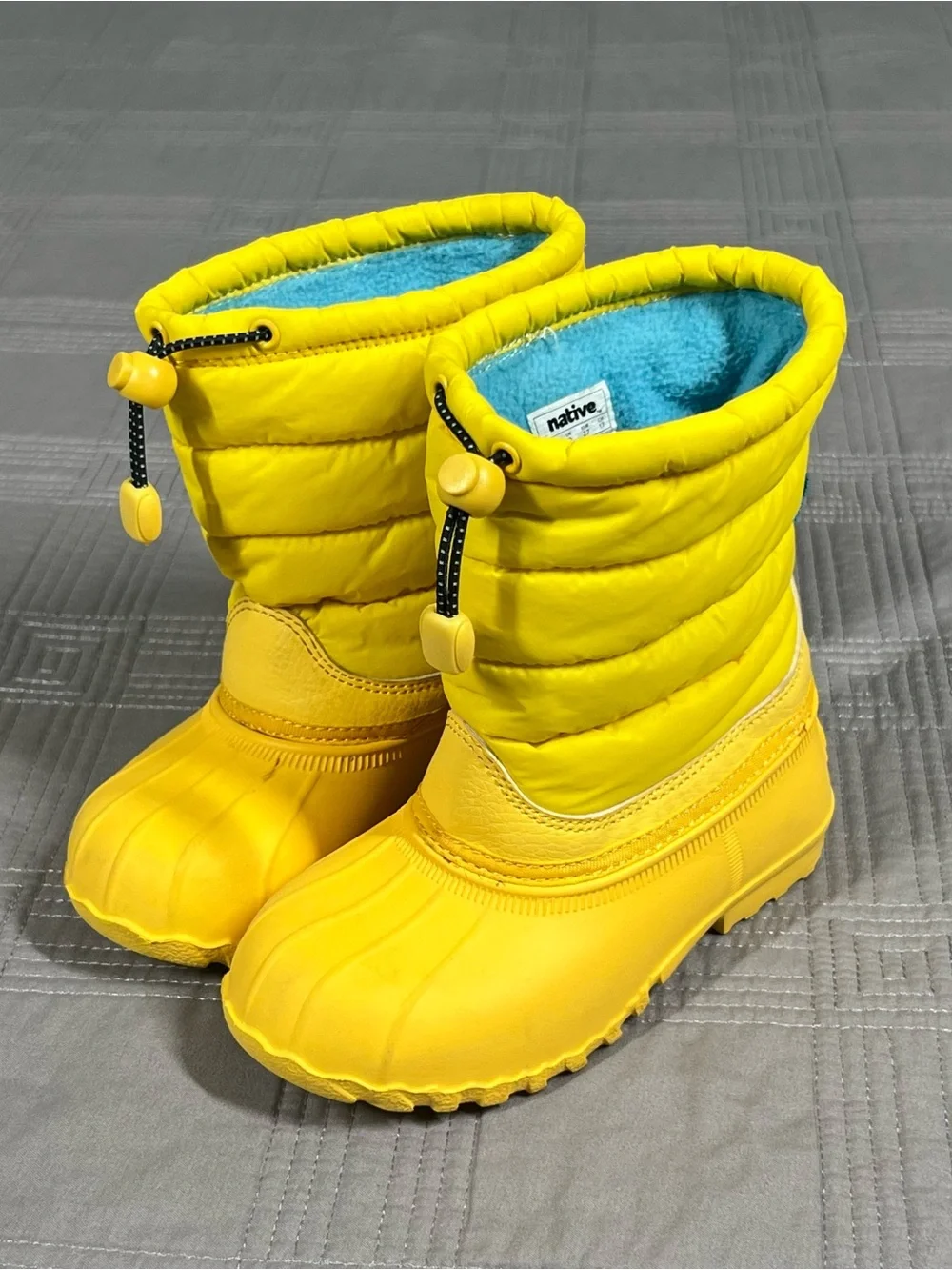 Native Chamonix Winter Snow Boots Yellow Puff Shaft Lined Kids Unisex Size C10